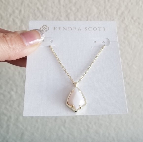 Kendra Scott Cory Gold Necklace in White NWT - Picture 6 of 6